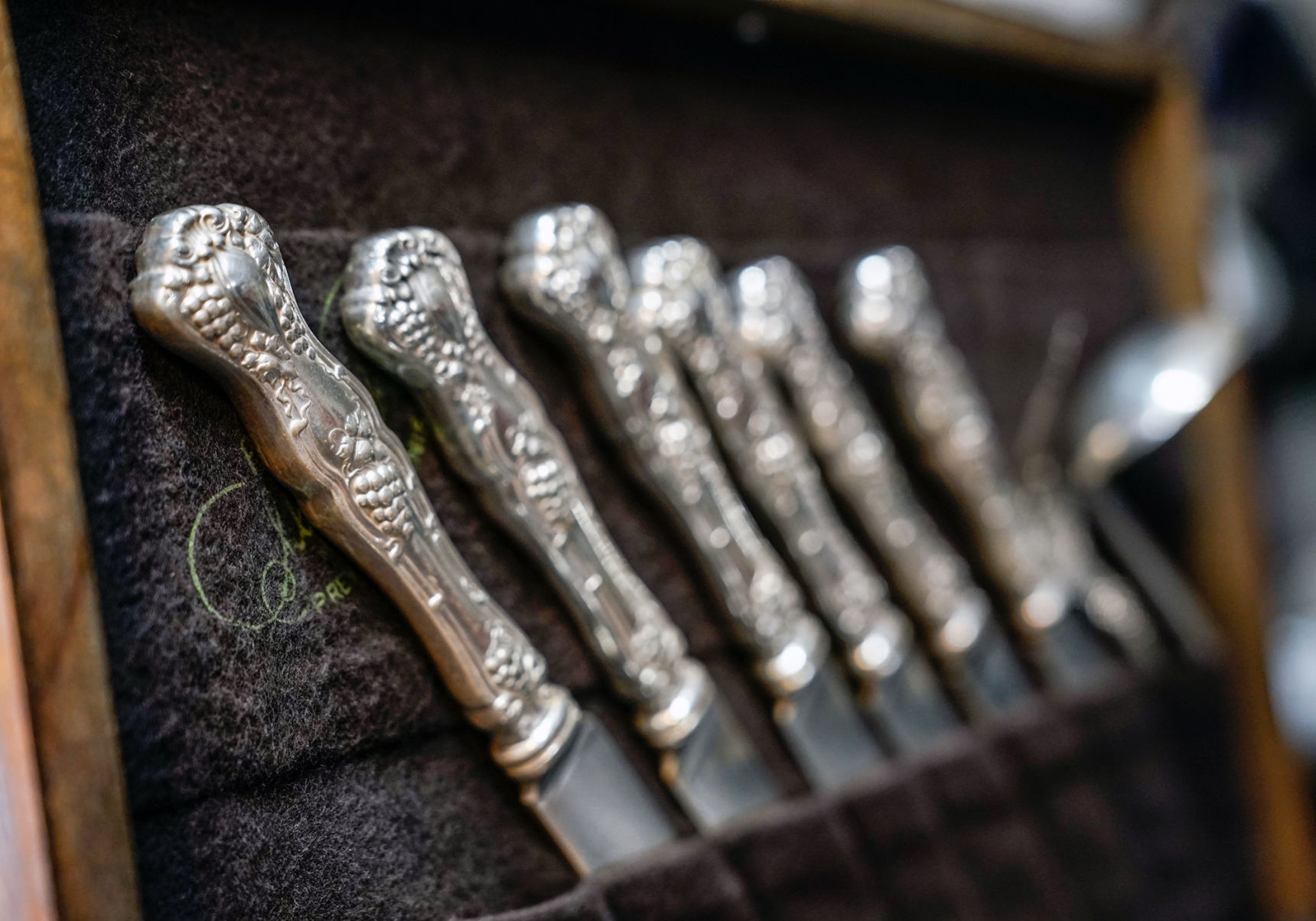 Estate-sales-flatware